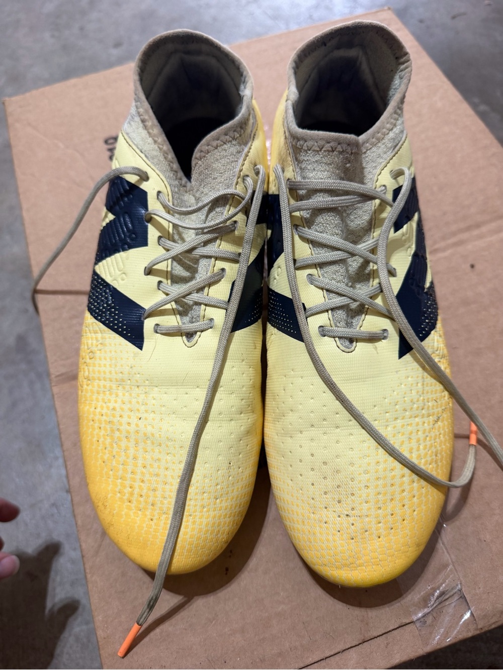 New Balance Yellow and Black Men's Athletic Soccer Shoes